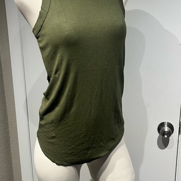 Nostalgia Green Fitted Tank Top - Picture 3 of 8